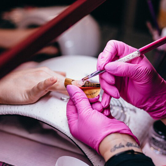 Nail Saloon-Manicure Completo-$50.00